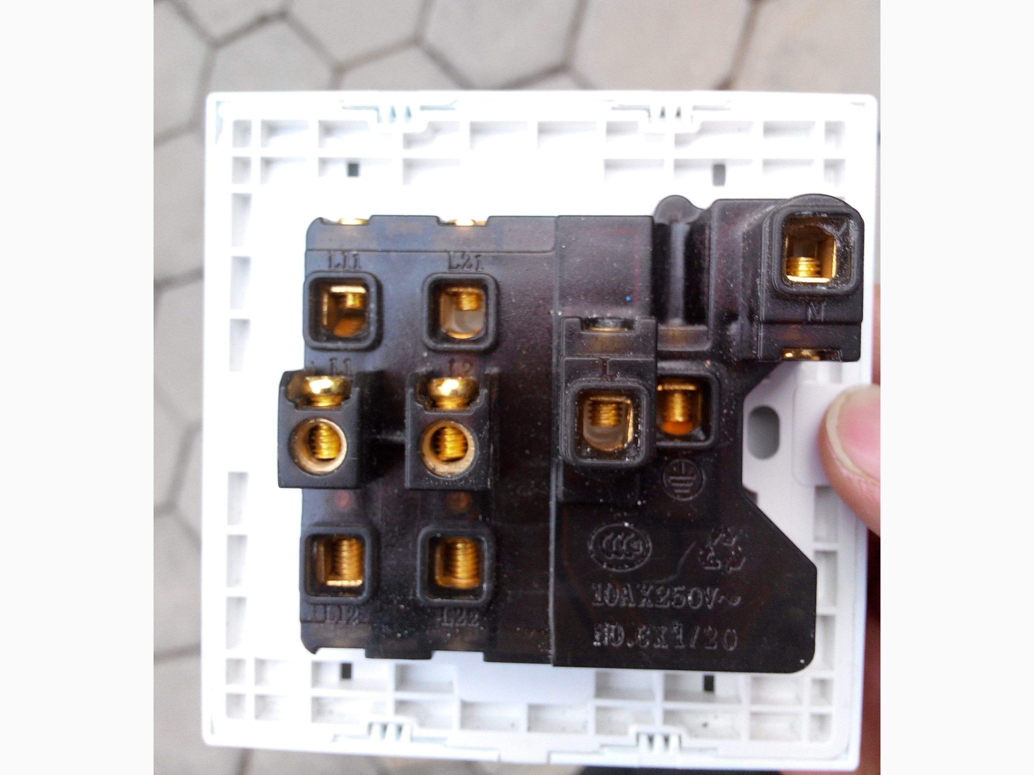 家里插座沒電也沒跳閘應該怎么處理？不用砸墻也能處理墻內斷線哦
